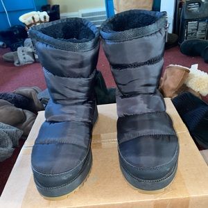 Size 9.5 Black Puffer Ugg Boots